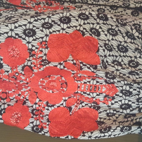 Solitaire Embroidered Girls Blouse - Picture 3 of 5